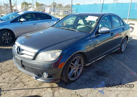 2009 Mercedes-Benz C 300 Luxury/Sport from USA, damaged, VIN WDDGF54X39R061519